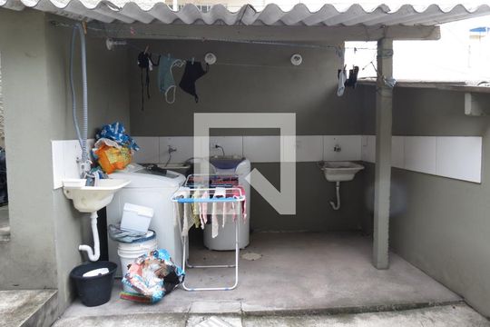 Lavanderia Compartilhada de casa à venda com 1 quarto, 300m² em Jardim Sao Jose, São Paulo