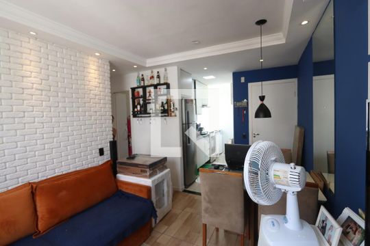 Sala de apartamento para alugar com 2 quartos, 40m² em Jardim Boa Vista (zona Oeste), Osasco