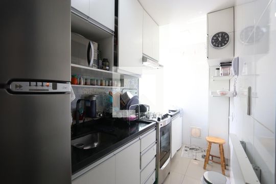 Cozinha de apartamento à venda com 2 quartos, 40m² em Jardim Boa Vista (zona Oeste), Osasco