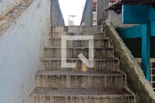 Área externa de casa para alugar com 3 quartos, 125m² em Vila Cruz das Almas, São Paulo