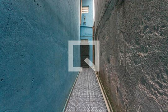 Corredor de casa para alugar com 2 quartos, 60m² em Vila Nogueira, Diadema