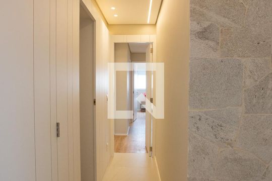 CORREDOR de apartamento para alugar com 3 quartos, 136m² em Barra Funda, São Paulo