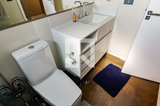 Banheiro da Suíte de apartamento para alugar com 3 quartos, 112m² em Chácara Agrindus, Taboão da Serra