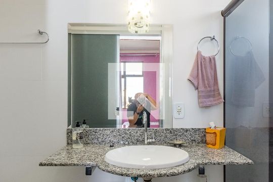 Banheiro da Suíte de apartamento à venda com 4 quartos, 200m² em Santa Amelia, Belo Horizonte