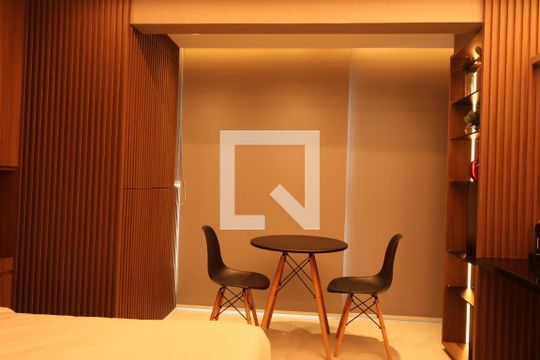 Sala de kitnet/studio para alugar com 1 quarto, 25m² em Indianópolis, São Paulo