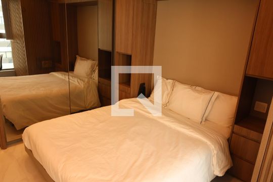 Sala de kitnet/studio para alugar com 1 quarto, 25m² em Indianópolis, São Paulo