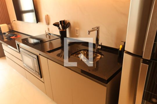 Cozinha de kitnet/studio para alugar com 1 quarto, 25m² em Indianópolis, São Paulo