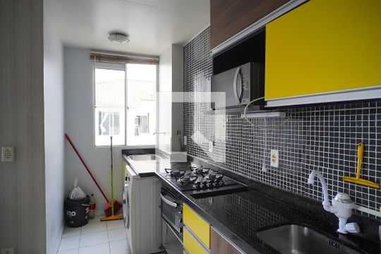 Cozinha  de apartamento à venda com 2 quartos, 40m² em Mário Quintana, Porto Alegre