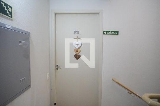 Entrada  de apartamento à venda com 2 quartos, 40m² em Mário Quintana, Porto Alegre