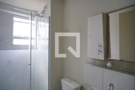 Banheiro  de apartamento à venda com 2 quartos, 40m² em Mário Quintana, Porto Alegre