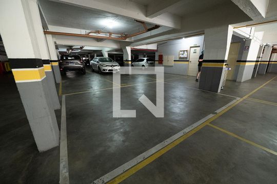 Garagem de apartamento para alugar com 2 quartos, 42m² em Vila Izabel, Curitiba