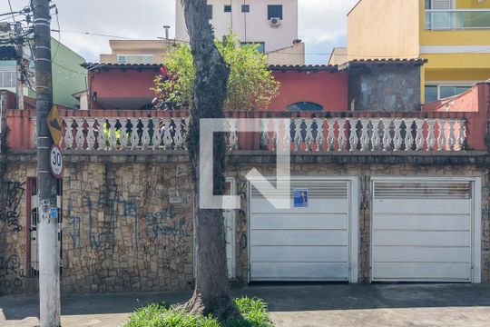 Fachada de casa para alugar com 3 quartos, 250m² em Vila Pires, Santo André