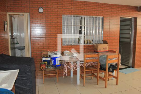 Quintal de casa para alugar com 2 quartos, 160m² em Parque Mikail, Guarulhos