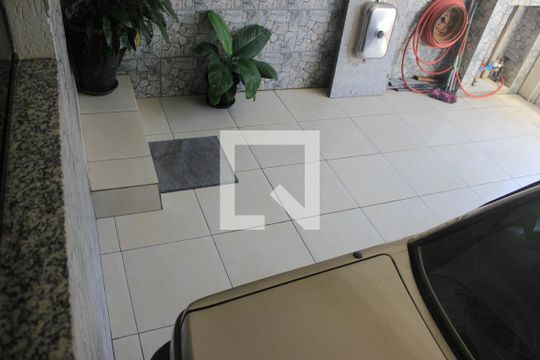 Garagem de casa para alugar com 2 quartos, 160m² em Parque Mikail, Guarulhos