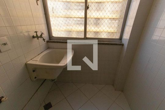 Área de Serviço de apartamento para alugar com 2 quartos, 58m² em Fonseca, Niterói