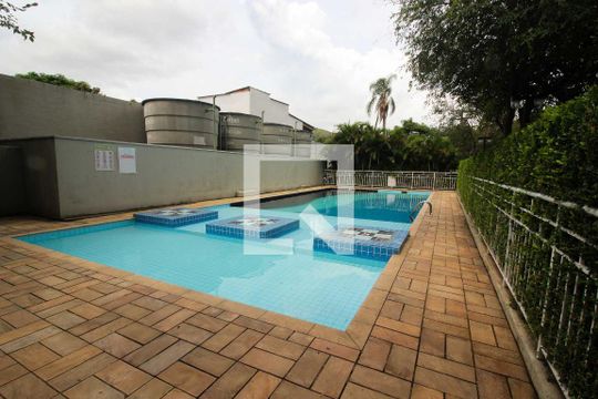 Área comum - Piscina de apartamento para alugar com 2 quartos, 49m² em Glória, Porto Alegre