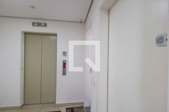 Entrada de apartamento para alugar com 2 quartos, 57m² em Jardim Iracema/aldeia, Barueri