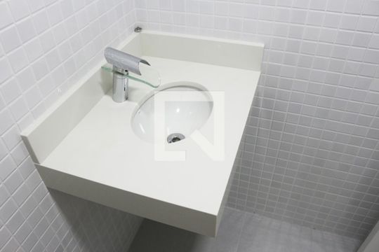 Banheiro da Suíte 4 de apartamento para alugar com 5 quartos, 195m² em Santa Paula, São Caetano do Sul