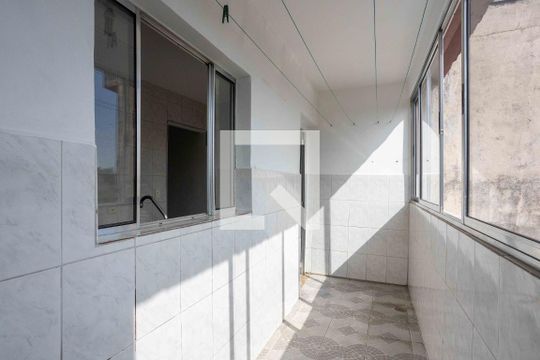 Área de Serviço de casa para alugar com 2 quartos, 84m² em Centro, Diadema