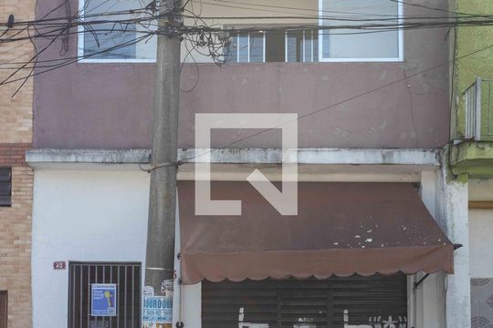 Fachada de casa para alugar com 2 quartos, 84m² em Centro, Diadema