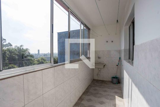 Área de Serviço de casa para alugar com 2 quartos, 84m² em Centro, Diadema