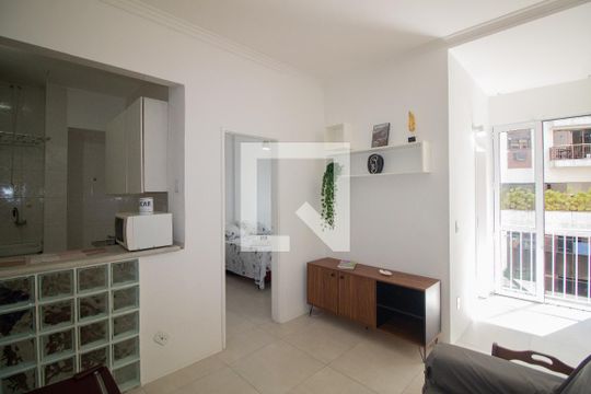 Sala de apartamento para alugar com 1 quarto, 40m² em Copacabana, Rio de Janeiro