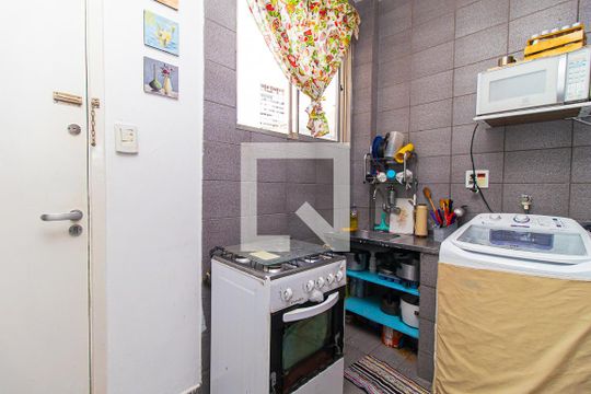 Cozinha de kitnet/studio à venda com 1 quarto, 30m² em Bela Vista, São Paulo