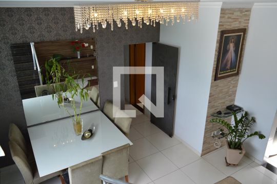 Apartamento à venda com 3 quartos, 150m² em Cabral, Contagem