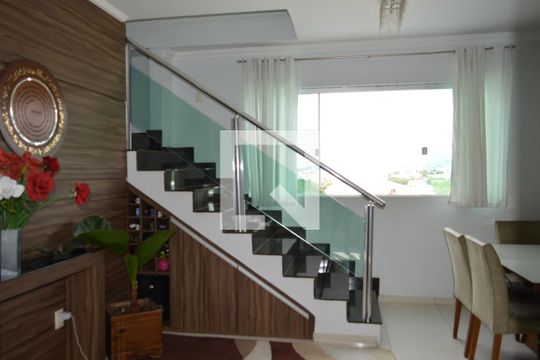 Apartamento à venda com 3 quartos, 150m² em Cabral, Contagem