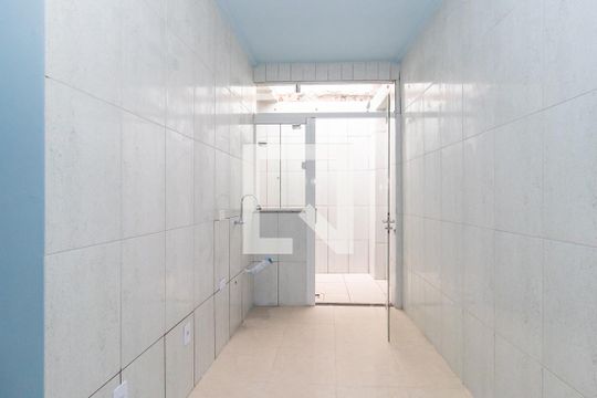 Cozinha de casa para alugar com 2 quartos, 80m² em Cidade Industrial, Curitiba