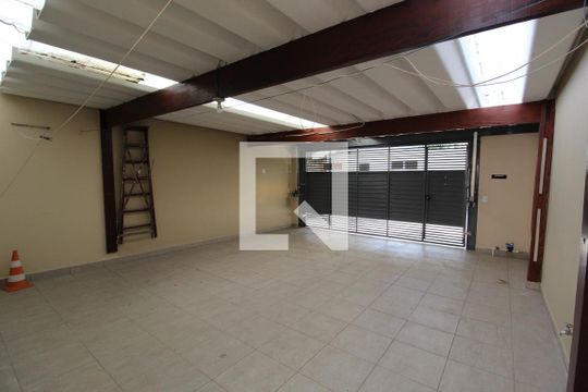 Garagem de casa à venda com 3 quartos, 180m² em Vila Olímpia, São Paulo