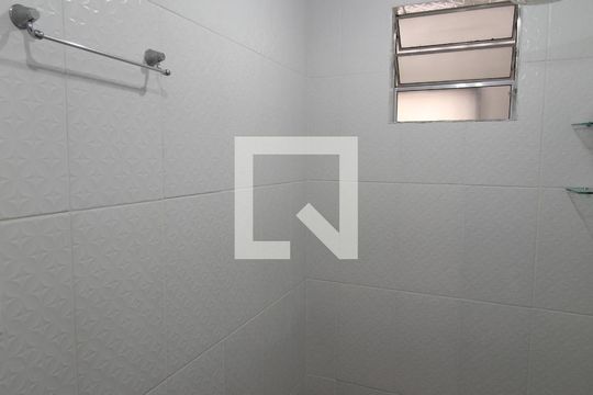 Banheiro de Serviço - Suíte de casa à venda com 3 quartos, 180m² em Vila Olímpia, São Paulo