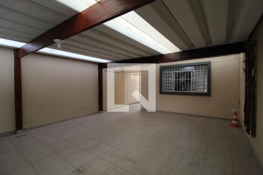 Garagem de casa à venda com 3 quartos, 180m² em Vila Olímpia, São Paulo