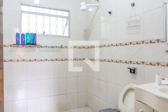 Banheiro da Suíte de casa à venda com 5 quartos, 143m² em Vila Carrao, São Paulo