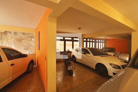 Garagem de casa à venda com 6 quartos, 500m² em Vila Curuçá, Santo André