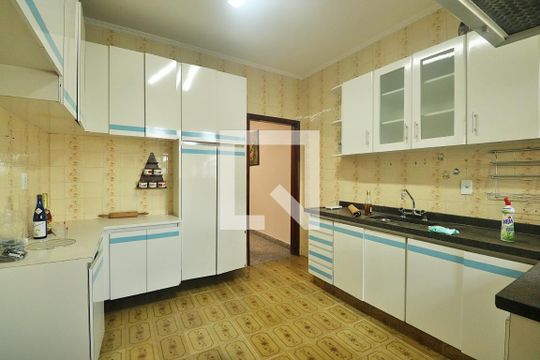 Cozinha de casa à venda com 6 quartos, 500m² em Vila Curuçá, Santo André