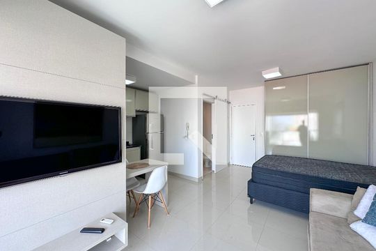 Sala de kitnet/studio para alugar com 1 quarto, 38m² em Brooklin Paulista, São Paulo