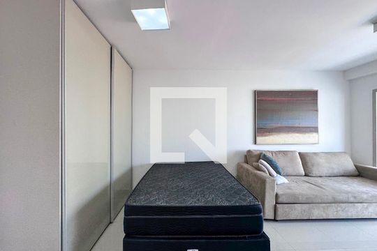 Quarto de kitnet/studio à venda com 1 quarto, 38m² em Brooklin Paulista, São Paulo