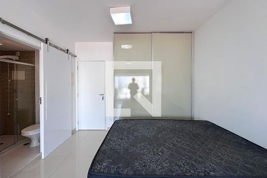 Quarto de kitnet/studio para alugar com 1 quarto, 38m² em Brooklin Paulista, São Paulo