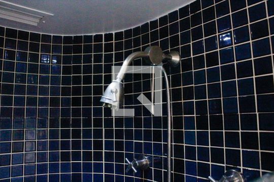 Chuveiro de apartamento à venda com 5 quartos, 240m² em Vila Morumbi, São Paulo