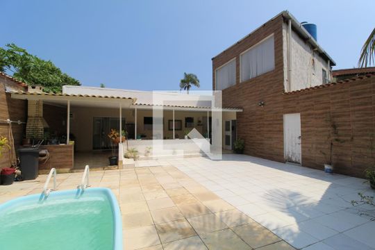 Quintal de casa à venda com 3 quartos, 620m² em Jacarepaguá, Rio de Janeiro