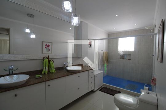 Banheiro da suíte 1 de casa à venda com 3 quartos, 620m² em Jacarepaguá, Rio de Janeiro