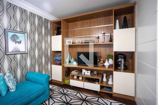 Sala de TV de casa à venda com 4 quartos, 660m² em Centro, Diadema