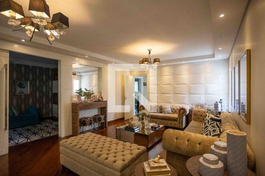 Sala de Estar de casa à venda com 4 quartos, 660m² em Centro, Diadema