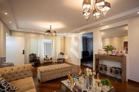 Sala de Estar de casa à venda com 4 quartos, 660m² em Centro, Diadema