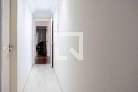Corredor de casa para alugar com 4 quartos, 660m² em Centro, Diadema