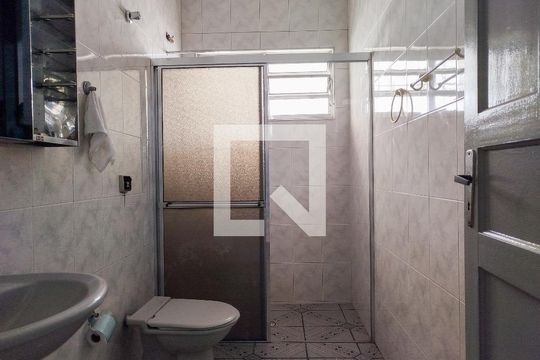 Banheiro de casa à venda com 2 quartos, 168m² em Osvaldo Cruz, São Caetano do Sul
