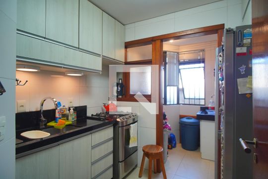 Cozinha de apartamento à venda com 2 quartos, 120m² em Independência, Porto Alegre
