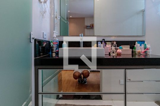Banheiro da Suíte 1 de casa à venda com 5 quartos, 700m² em Jardim Leonor, São Paulo