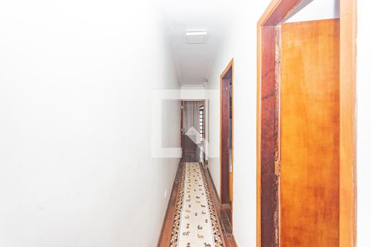 Corredor de casa à venda com 3 quartos, 300m² em Parque Fongaro, São Paulo